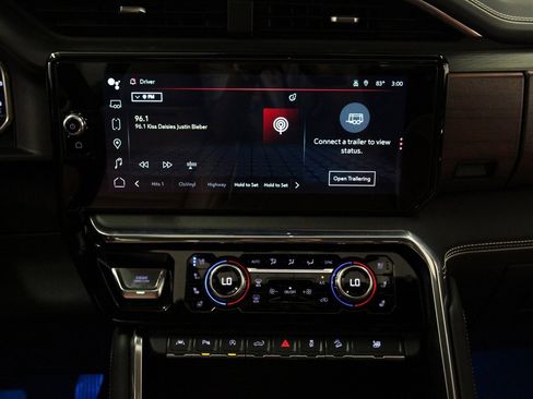 Used 2024 GMC Sierra 1500 Denali Ultimate image 17