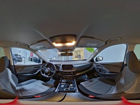 Used 2023 Nissan Rogue SV image 17