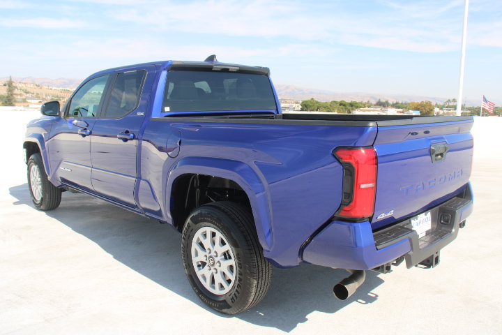 Certified 2025 Toyota Tacoma SR5 AWD/4WD image 6