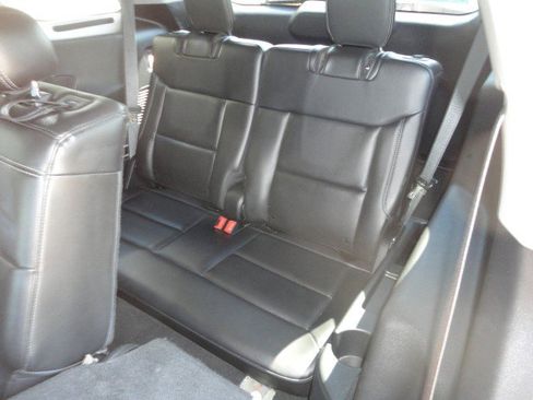 Used 2023 Ford Explorer XLT w/ Equipment Group 202A image 11