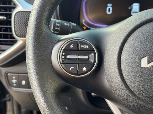 Certified 2025 Kia Soul LX FWD image 28