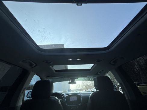 Used 2019 Chevrolet Traverse LT w/ LT Premium Package image 23