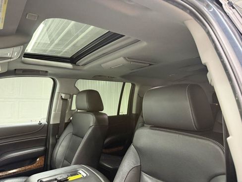 Used 2020 Chevrolet Suburban Premier AWD/4WD image 13