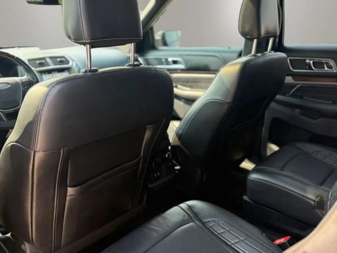 Used 2018 Ford Explorer Platinum AWD/4WD image 17