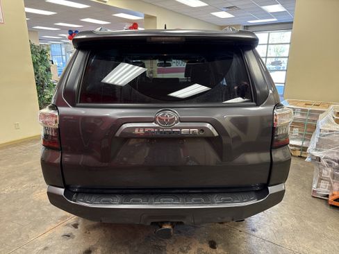 Used 2019 Toyota 4Runner SR5 Premium AWD/4WD image 11