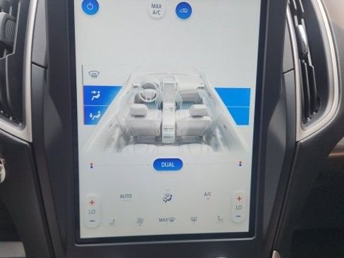 Used 2023 Ford Edge SEL image 24