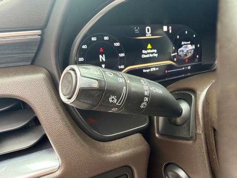 Used 2023 GMC Yukon XL SLT w/ SLT Premium Package AWD/4WD image 26