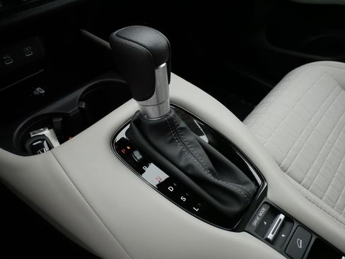 Certified 2026 Honda HR-V LX image 24