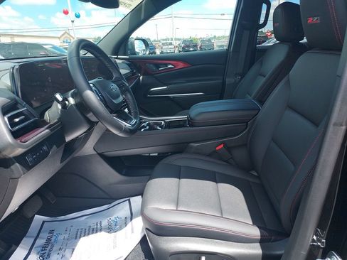 Used 2025 Chevrolet Traverse Z71 w/ LPO, Floor Liner Package AWD/4WD image 13