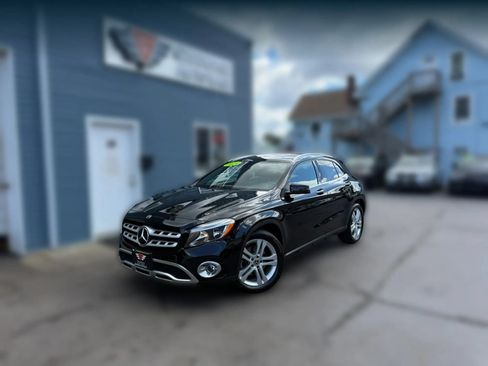 Used 2020 Mercedes-Benz GLA 250 4MATIC image 1
