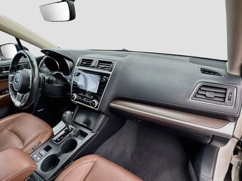 Used 2018 Subaru Outback 2.5i Touring AWD/4WD image 37