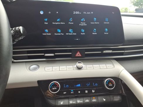 Used 2023 Hyundai Elantra Limited FWD image 22