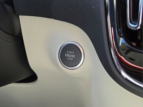 New 2026 Volvo XC40 B5 Plus w/ Protection Package Premier image 31