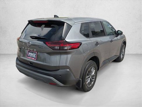 Used 2023 Nissan Rogue S image 5