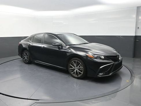 Used 2024 Toyota Camry SE FWD image 10