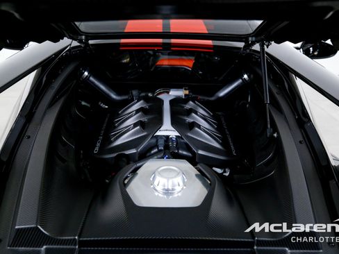 Used 2019 Ford GT RWD image 23