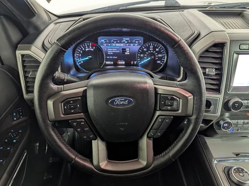Used 2020 Ford Expedition XLT w/ Equipment Group 202A AWD/4WD image 18