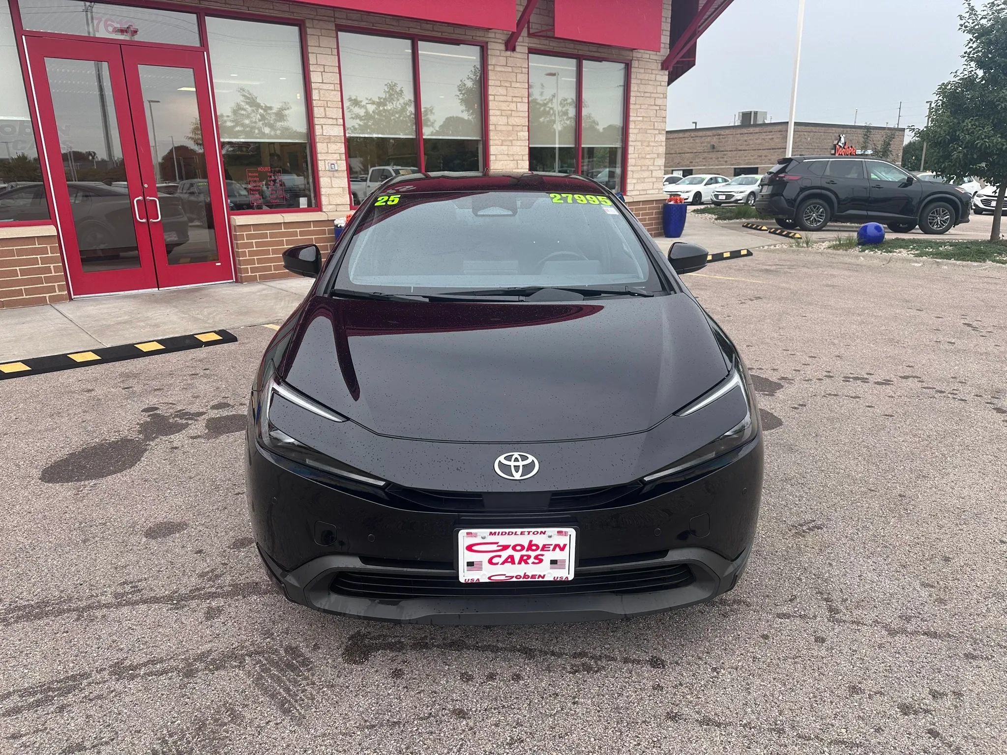 Used 2025 Toyota Prius LE FWD image 2