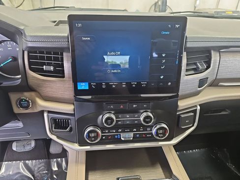 Used 2024 Ford Expedition Limited AWD/4WD image 20