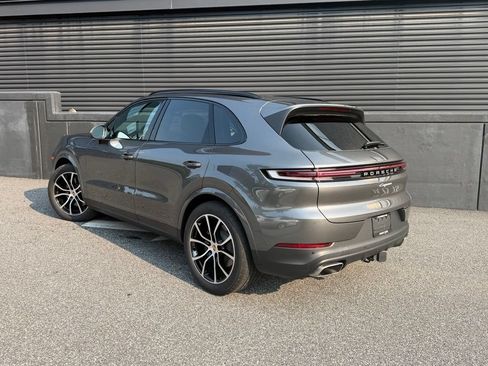 Certified 2026 Porsche Cayenne AWD/4WD image 3