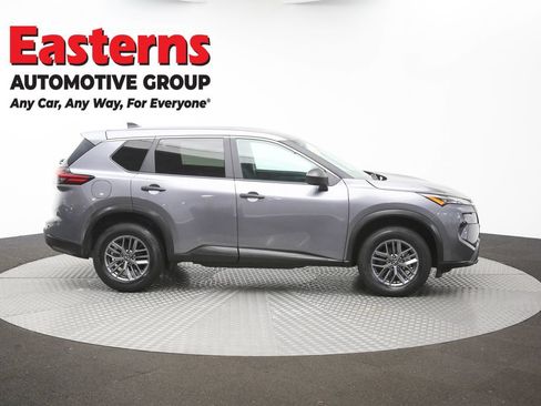 Used 2024 Nissan Rogue S AWD/4WD image 41