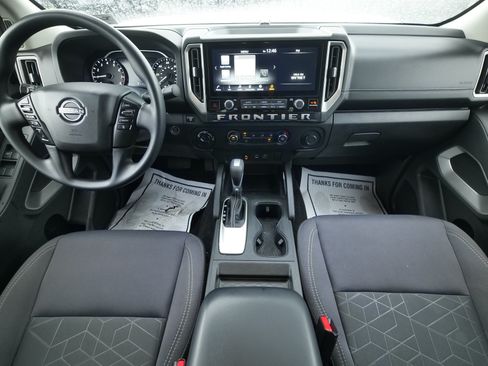 Used 2025 Nissan Frontier SV AWD/4WD image 15