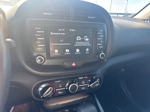 Used 2020 Kia Soul LX FWD image 9