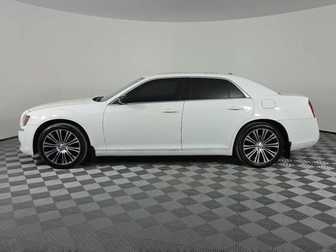 Used 2014 Chrysler 300 S RWD image 4