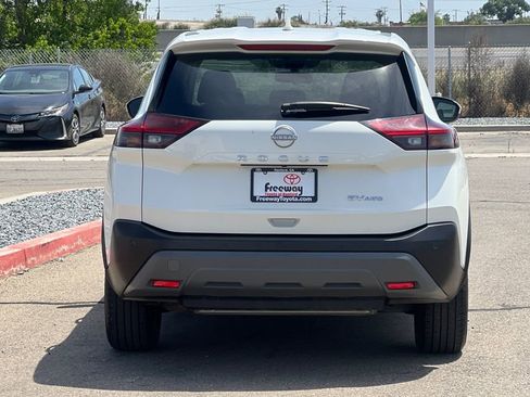 Used 2023 Nissan Rogue SV AWD/4WD image 6