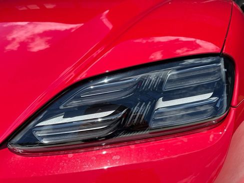 Used 2026 Porsche Macan 4S Electric AWD/4WD image 8