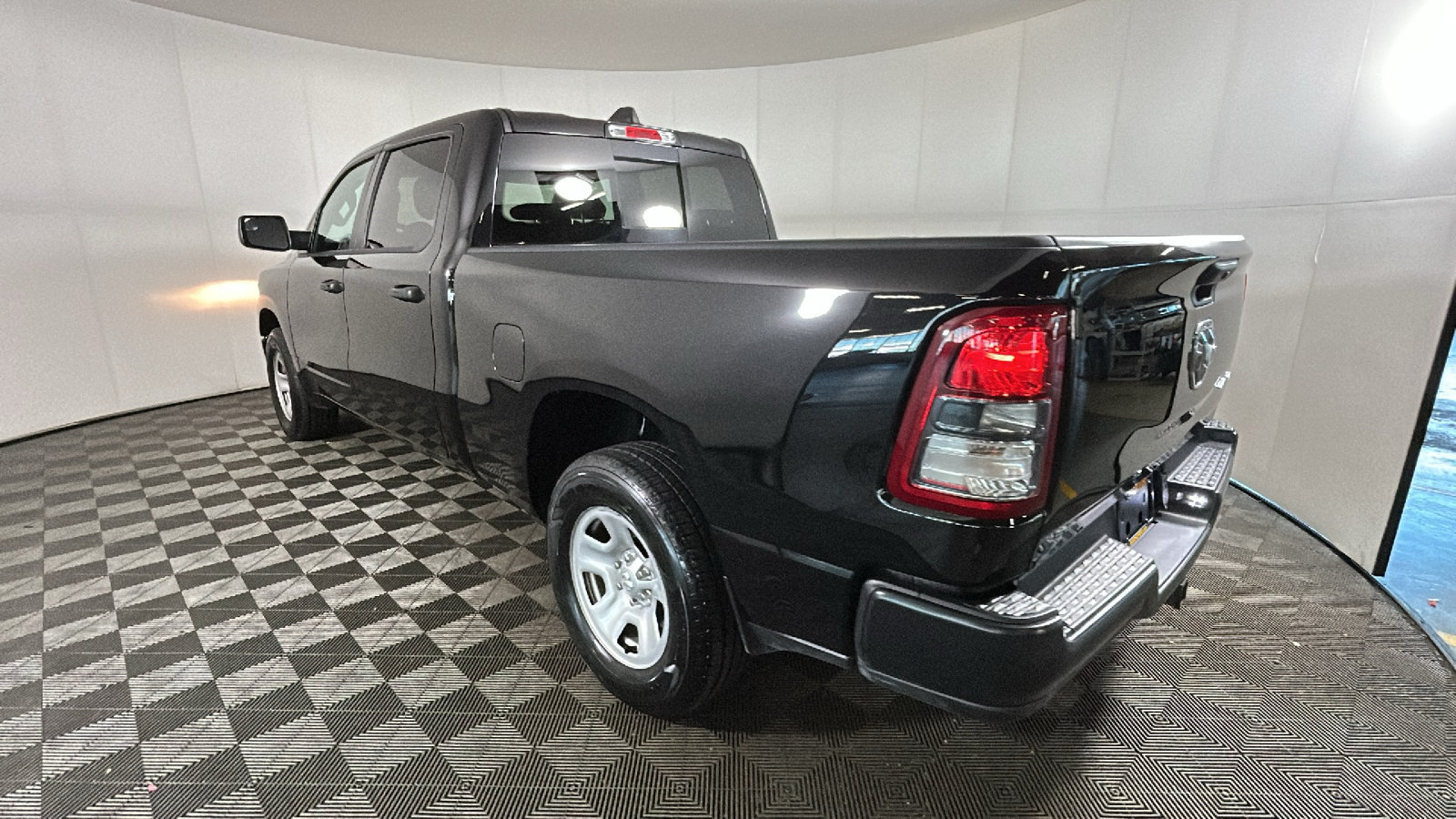 Used 2024 RAM 1500 Tradesman AWD/4WD image 5