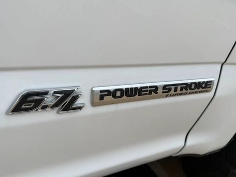 Used 2022 Ford F250 XL w/ Power Equipment Group AWD/4WD image 3