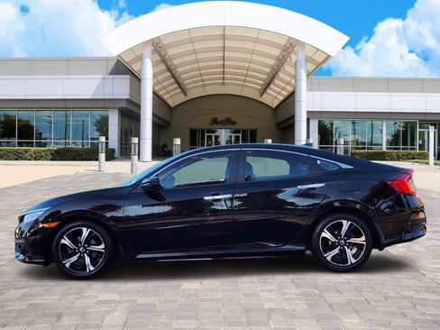 Used 2017 Honda Civic Touring image 3