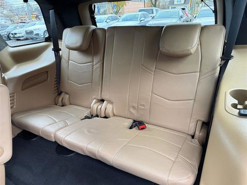 Used 2019 Cadillac Escalade Platinum image 18