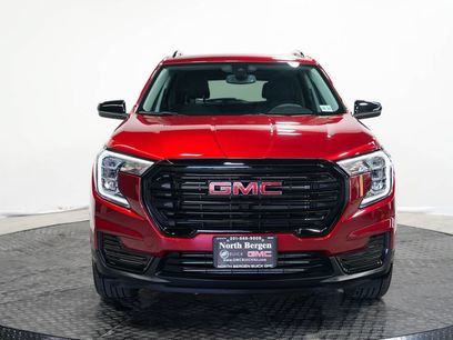 Used 2024 GMC Terrain SLE w/ Driver Convenience Package