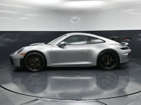Certified 2026 Porsche 911 GT3 RWD image 2
