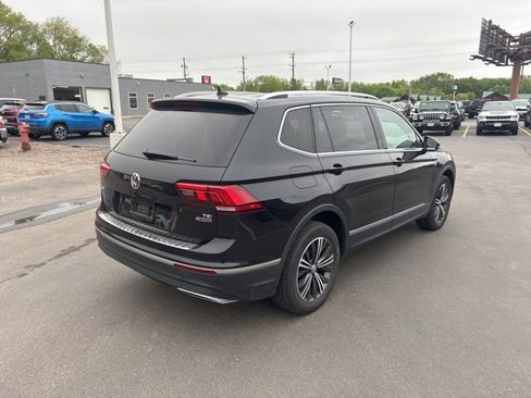 Used 2018 Volkswagen Tiguan SEL AWD/4WD image 12