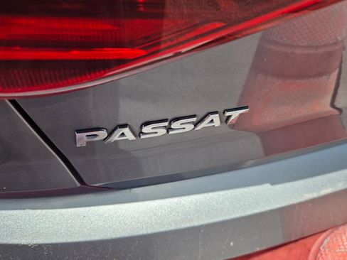 Used 2017 Volkswagen Passat 1.8T S FWD image 11