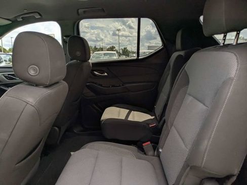 Used 2024 Chevrolet Traverse LT FWD image 15