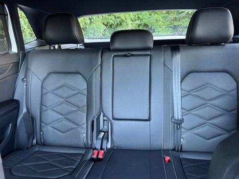 Used 2026 Volkswagen Atlas Cross Sport SE AWD/4WD image 37