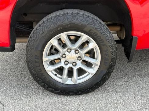 Certified 2022 Chevrolet Silverado 1500 LT AWD/4WD image 15