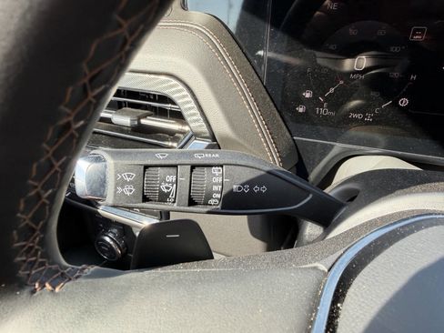 Used 2025 GMC Yukon XL AT4 w/ AT4 Premium Plus Package AWD/4WD image 22