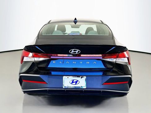 New 2026 Hyundai Elantra Sport image 6