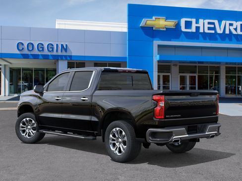 New 2026 Chevrolet Silverado 1500 LTZ w/ LTZ Premium Package AWD/4WD image 3