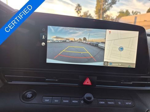 Used 2025 Hyundai Elantra SEL image 17