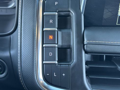 Used 2023 GMC Yukon AT4 w/ AT4 Premium Package image 28