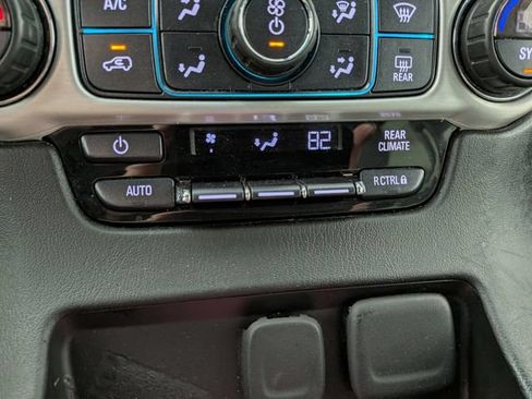 Used 2019 GMC Yukon XL SLE w/ SLE Value Package AWD/4WD image 6