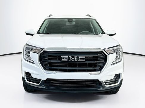 Used 2022 GMC Terrain SLE w/ Driver Convenience Package AWD/4WD image 2