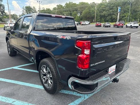 Used 2024 Chevrolet Silverado 1500 LT AWD/4WD image 8