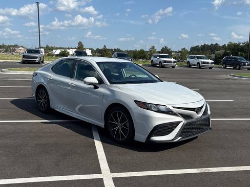 Used 2024 Toyota Camry SE FWD image 31